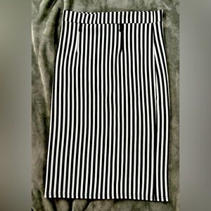Black & White Striped Stretchy Pencil Skirt Size 12